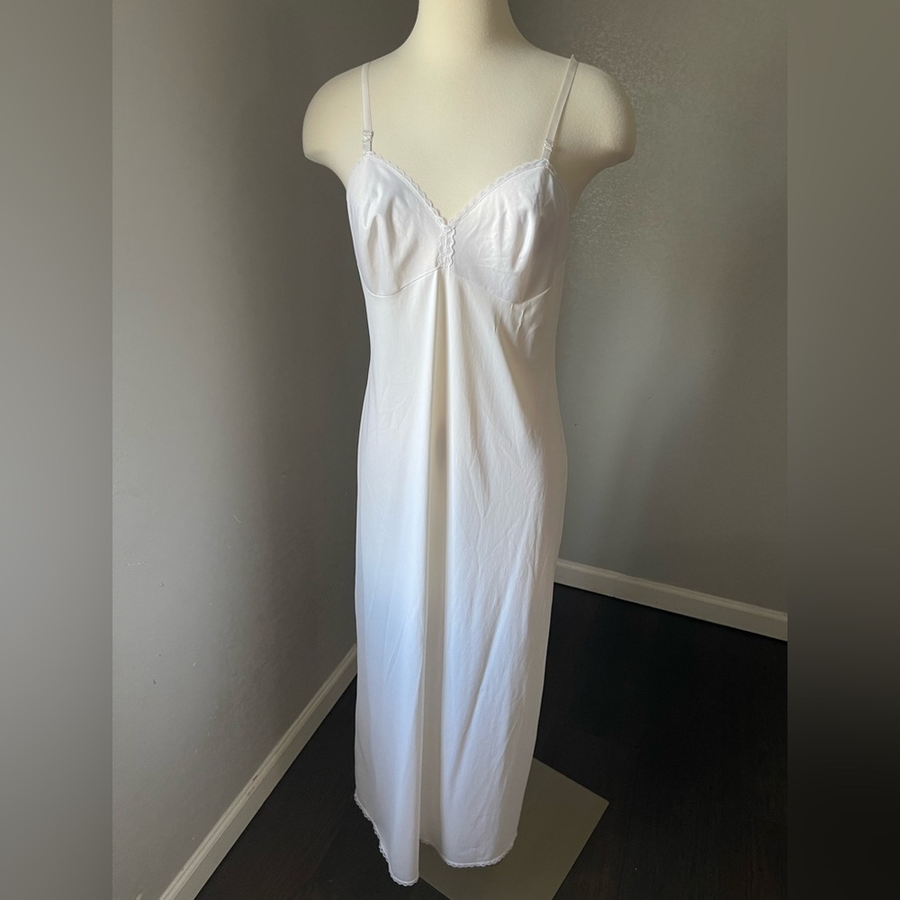 Vanity Fair White Long‎ Lace-Trim Slip
